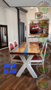 mesa de rio diseño con madera y resina epoxi color azul